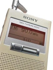 Radio tascabile Sony XDR-63TV FM/AM/One Seg TV usata compatibile audio