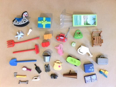LOT PLAYMOBIL/ ACCESSOIRES MAISON / CHEVAL BB, PRESENTOIR TABLEAU, LUGE, FER À R - Photo 1/2
