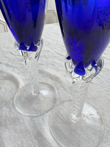 colonia piroetta blu cobalto champagne flauti bicchieri gambo ritorto trasparente set di 5 - Foto 7 di 15