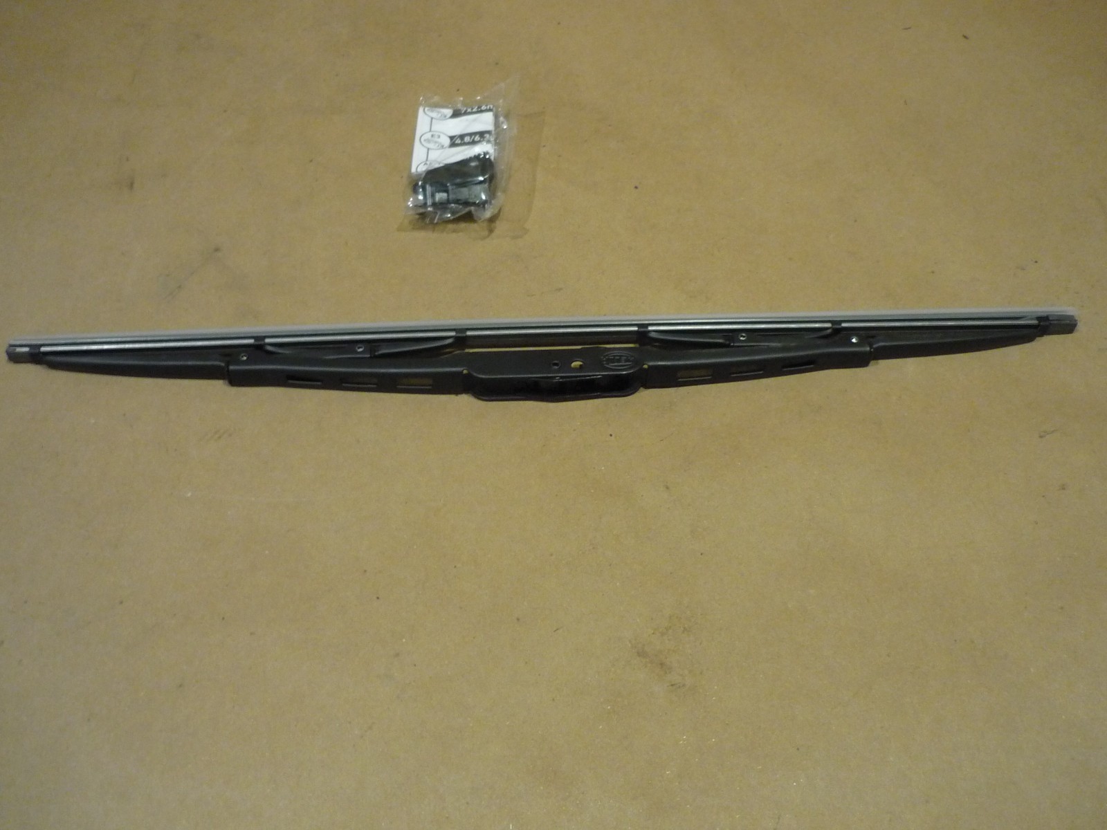 Ferrari 208,288,308,328 - 18 Inch Wiper Blade (Singular) NEW - P/N 64026000