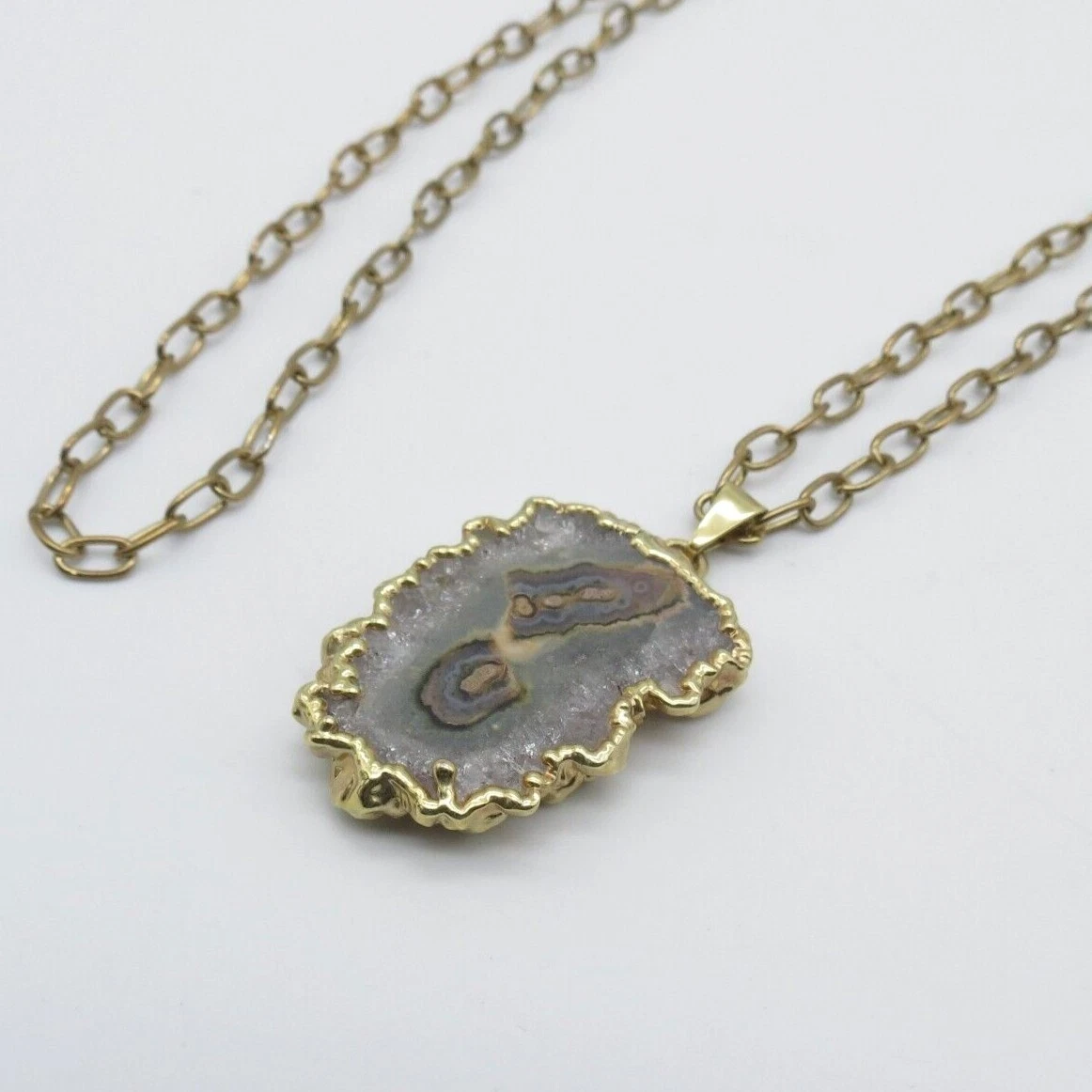 VETEMENTS Collana con ciondolo fetta di quarzo tono oro boho senza chiusura *