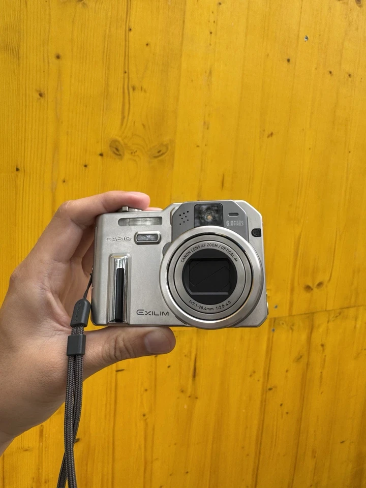 Casio Exilim EX-P600 Digitalkamera von 2006– voll funktionsfähig, getestet