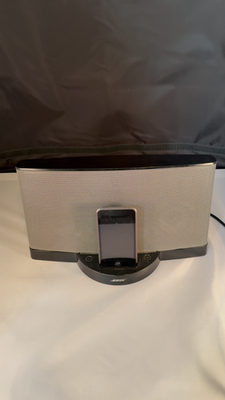 Bose SoundDock Series II Digital Music System Speaker - In Box