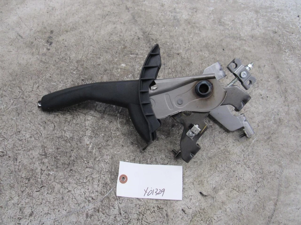 2016 Hyundai Genesis coupe parking emergency hand brake handle lever bracket OEM - Image 2 of 4