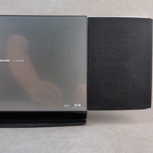 Panasonic SC-HC30DB Libreria Impianto Stereo iPod CD DAB Radio Funzionante - Foto 3 di 8
