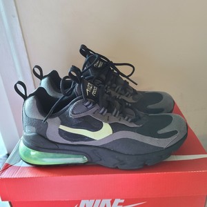 nike 270 react size 4