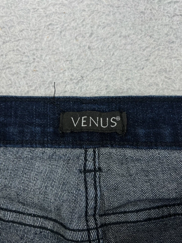 Calça Venus Feminina 26 Jeans Jeans Azul Bainha Crua Cônica Lavagem Escura 26x22 Crop - Imagem 3 de 4