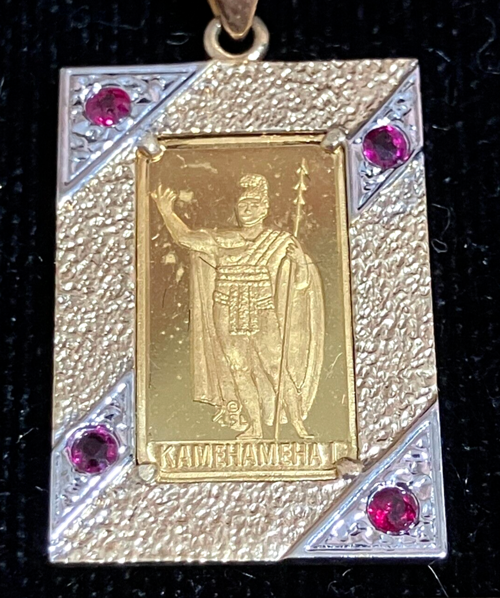 RARE VTG King Kamehameha Gold Pendant w/ Rubies, Honolulu Mint w