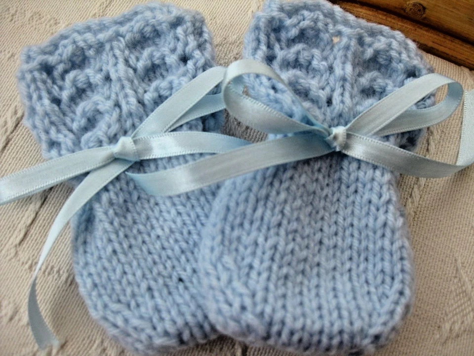 SCHÖNE HANDGESTRICKTE BABY FÄUSTLINGE IN BLAU GRÖSSE 0-3 MONATE (6)