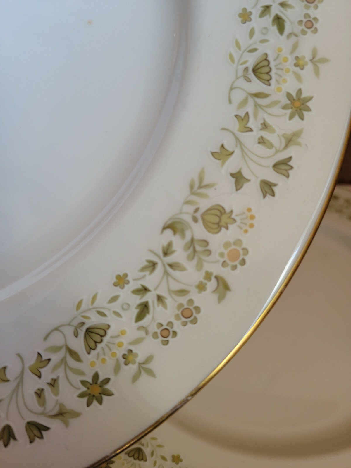 Vintage Royal Doulton Dinnerware WESTFIELD Pattern 10.5" Dinner Plates Set of 4 
