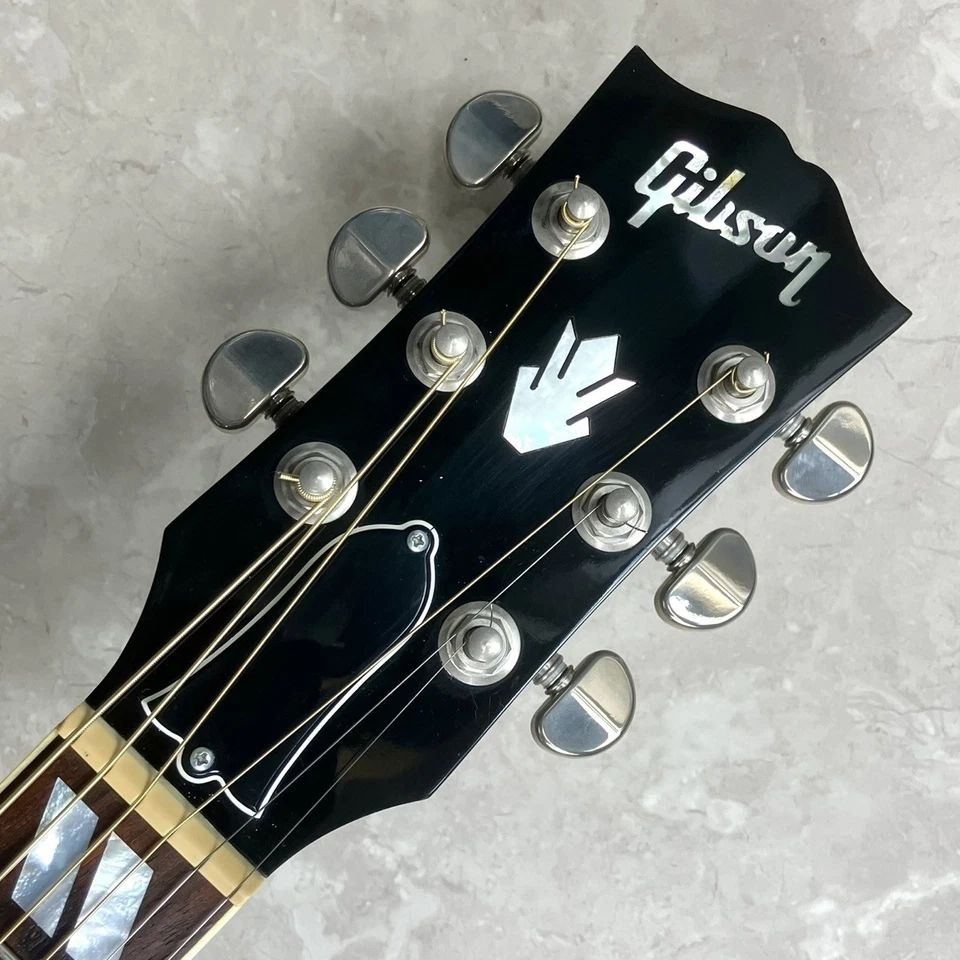 Gibson Southern Jumbo 2018 SN.11348054 with Hard case USA acoustic guitar - Image 4 of 4