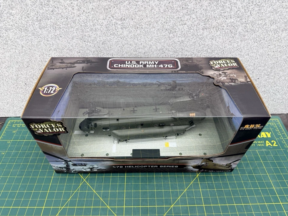 Forces Of Valor 1:72 821005E Boeing Chinook US Army 160th SOAR Night Stalkers - Image 3 of 4