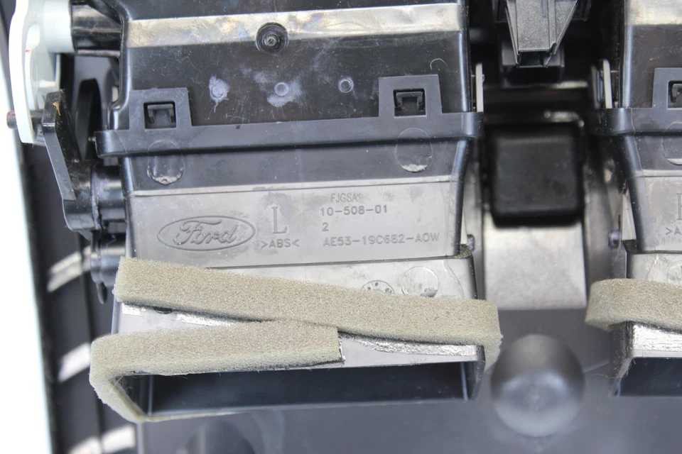 Ford Fusion 2010-2012 tablero superior bisel almacenamiento ventilación cubby negro OEM Foto 4 de 4