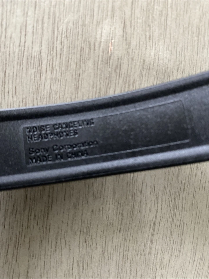 Sony Black WiredHeadphones Noise Cancelling One earbud  doesn't work. - Image 4 of 4