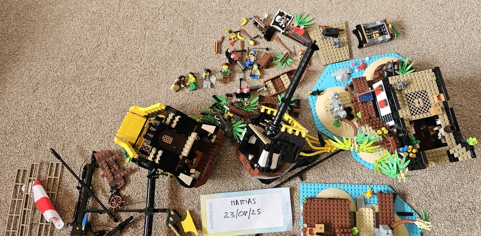 LEGO Ideas 21322 Pirates of Barracuda Bay, photo 2 of 5