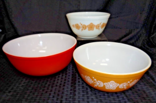 Vintage PYREX Butterfly Gold Mixing Bowls - Set of 3 (402, 403, 404)