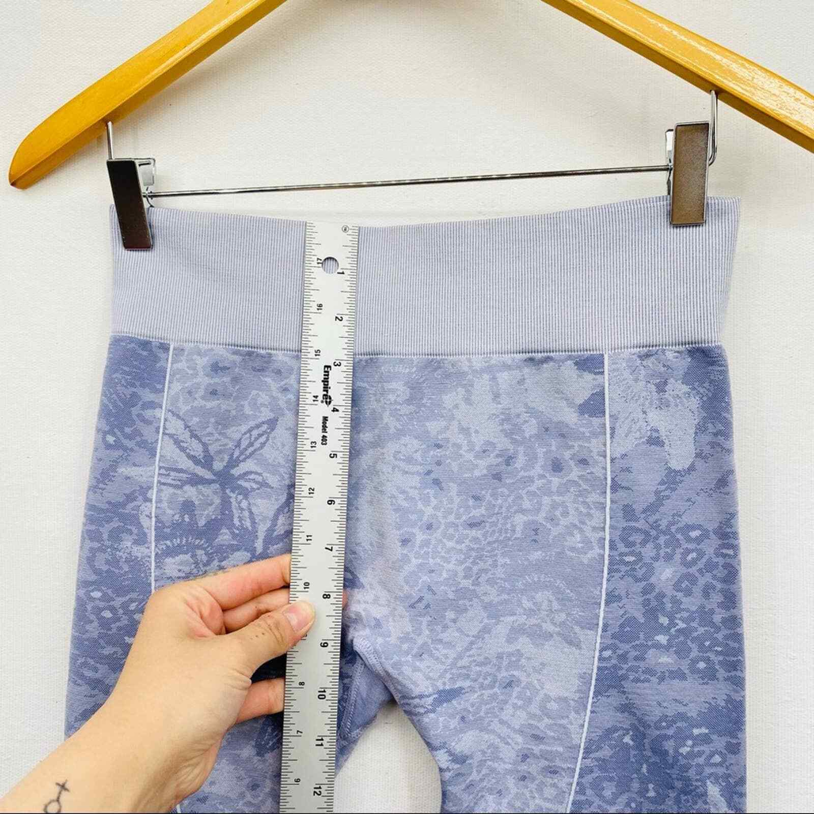 Fabletics Purple Blue Lavender Patterned Crop Leg… - image 6