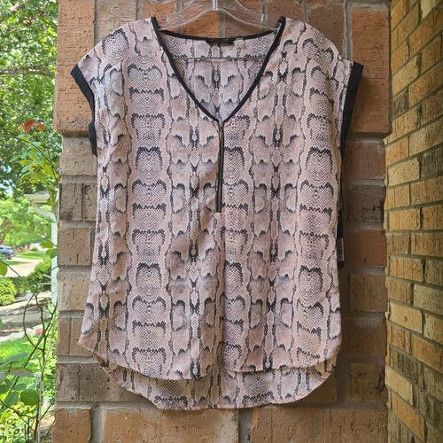 FYLO Women's V Zip Neckline Short Sleeve High Low Hemline Blouse Pink Gray S