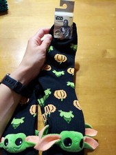 Star Wars The Mandalorian Baby Yoda 3D Head Pumpkin Crew Socks Sizes 9-11