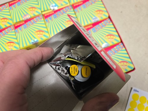CASE OF 16 2010 Kidrobot FUTURAMA Mini Vinyl OPENED Blind Boxes - Picture 6 of 6