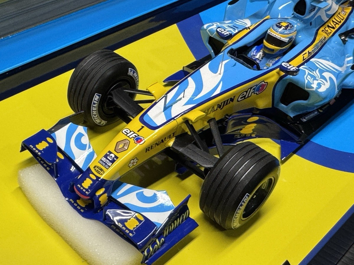 Minichamps Renault R26 Fernando Alonso British GP 1/18 Scale Ltd