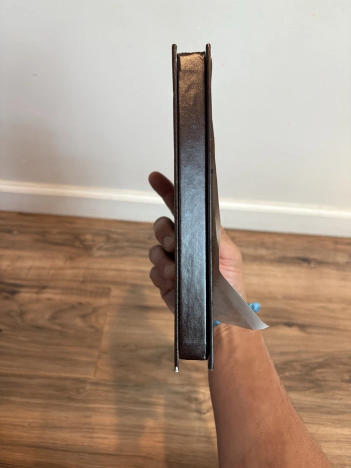 This is a Collector’s Edition DVD of The Dark Crystal, a classic 1982 fantasy Foto 3 de 3