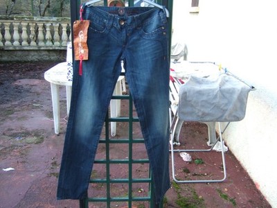 eine Herren Jeans Low Waist Stone Aged Vetus Pedra Aphodite entspricht einer 38/40