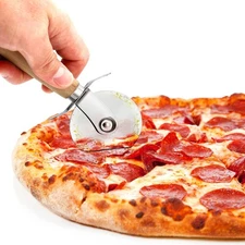 Nutrichef 7’’ Stainless Steel Pizza Cutter Wheel with Built-in Finger Guard