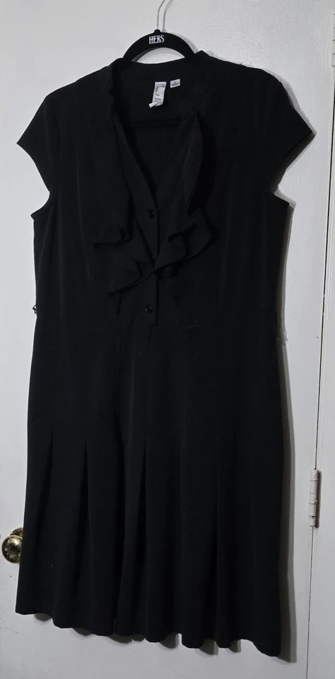 Vestido Emma & Michele Negro Volantes Cuello en V Plisado Falda Talla 18W Foto 3 de 4