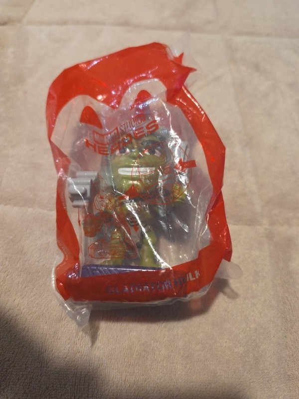 2020 McDonald's Happy Meal Toy: GLADIATOR HULK #6 Marvel Studios Heroes