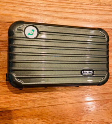 NEW Special edition olive green Rimowa Eva Air Amenity Case