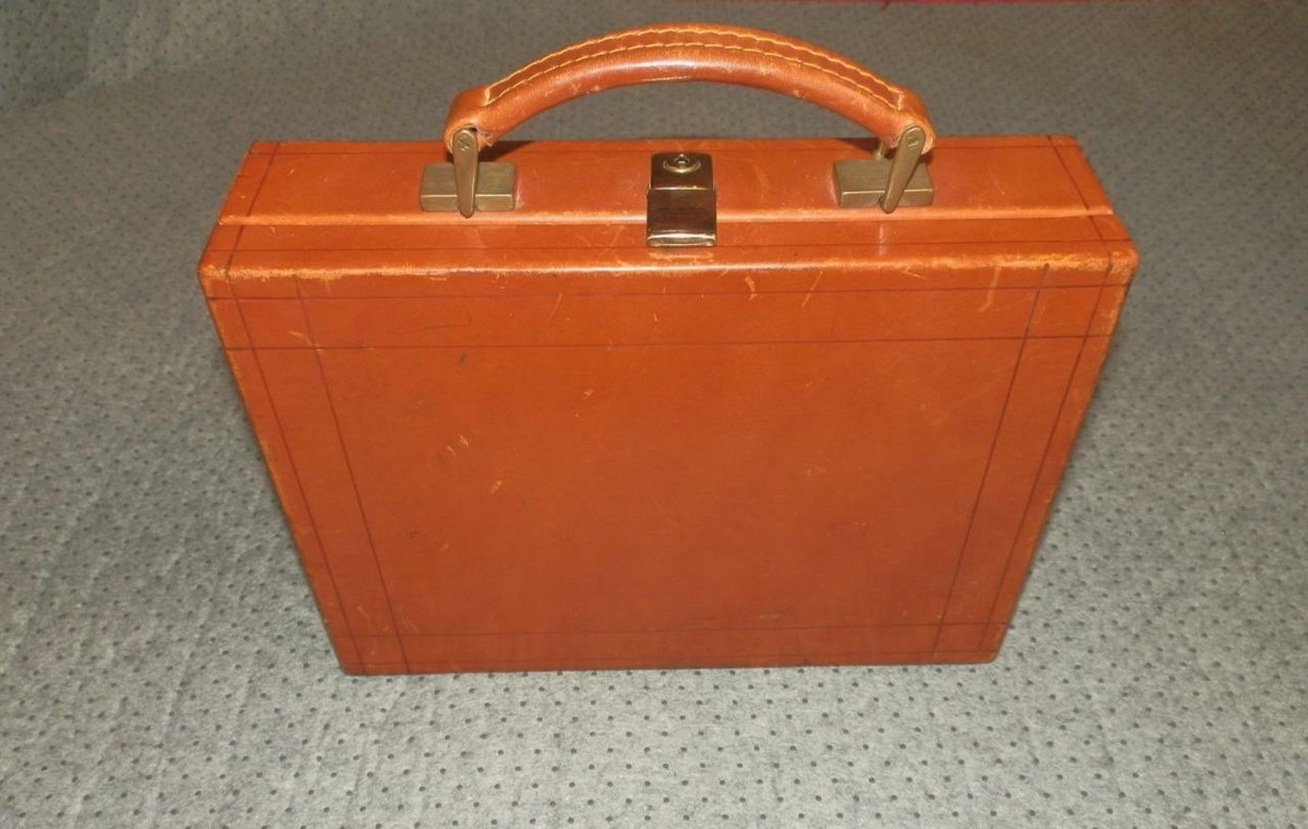 Vintage/Antique English Leather 'Cheney' Small Travelling Case W