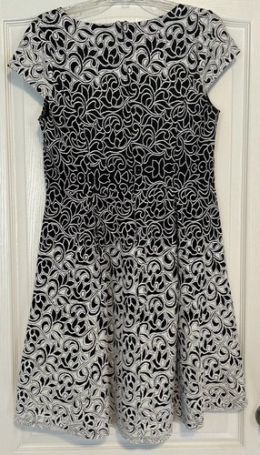 Alexa B Dress Women’s Size 14 Black and White Floral V-neck Knee Length - Picture 6 of 7