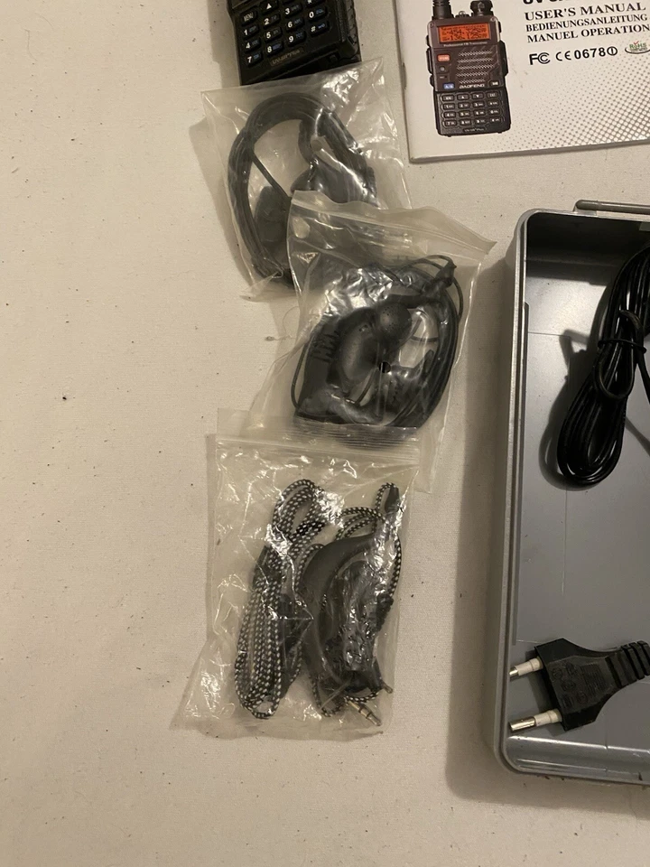 Walkie Takie, 3 Stk, Gebraucht, Funktionsfähig, Komplett, Retro, Baofeng  - Bild 3 von 4