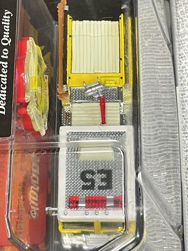Code 3 Collectibles City of Honolulu Seagrave E5 1/64 - Picture 12 of 12