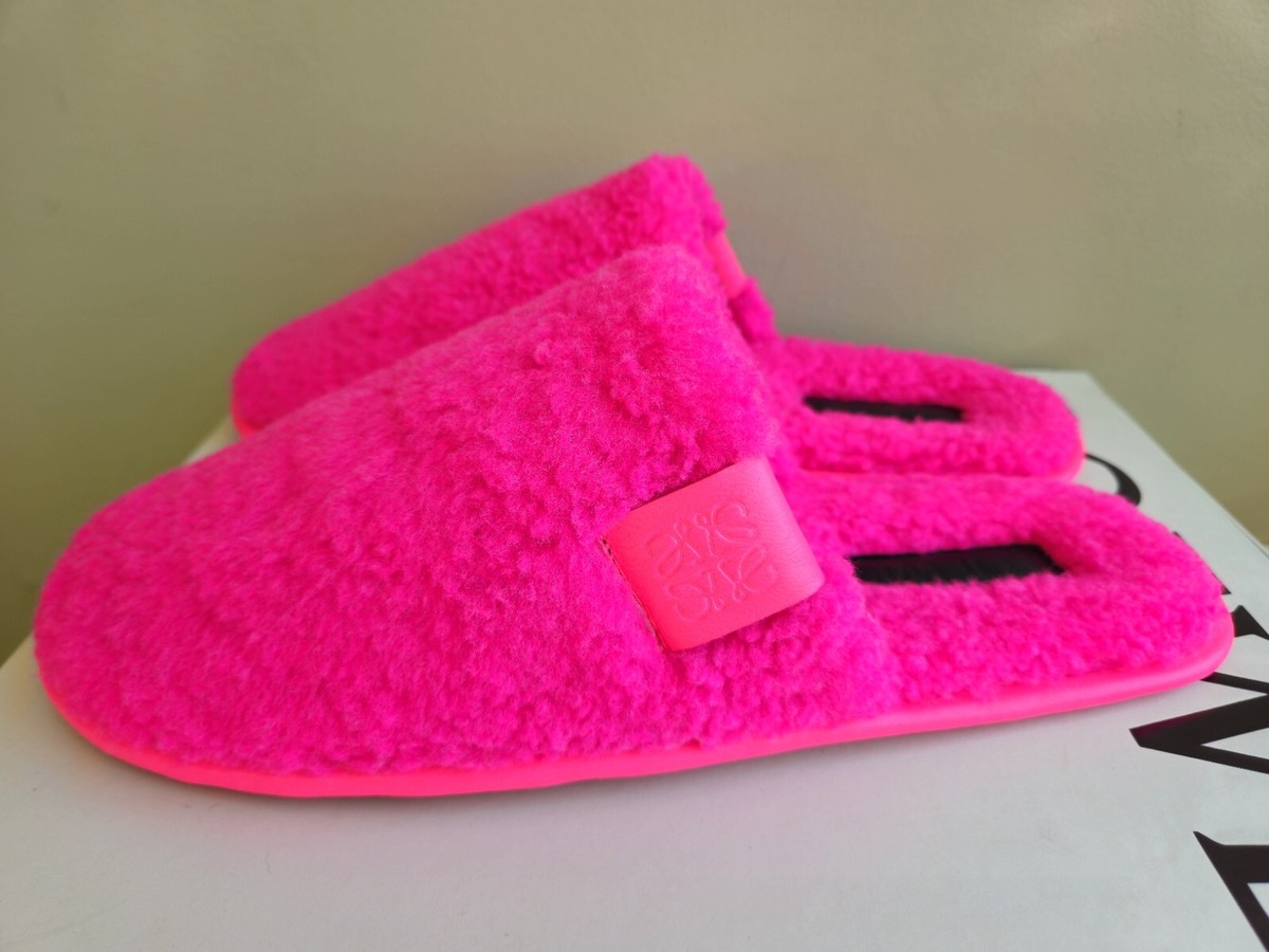 Pink Loewe men’s slippers LOEWE Fleece Slipper - Neon Pink | Garmentory main image 4