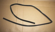 GENUINE BMW E30 SEDAN TOURING FRONT LEFT DOOR SIDE WINDOW GUIDE RUBBER SEAL OEM
