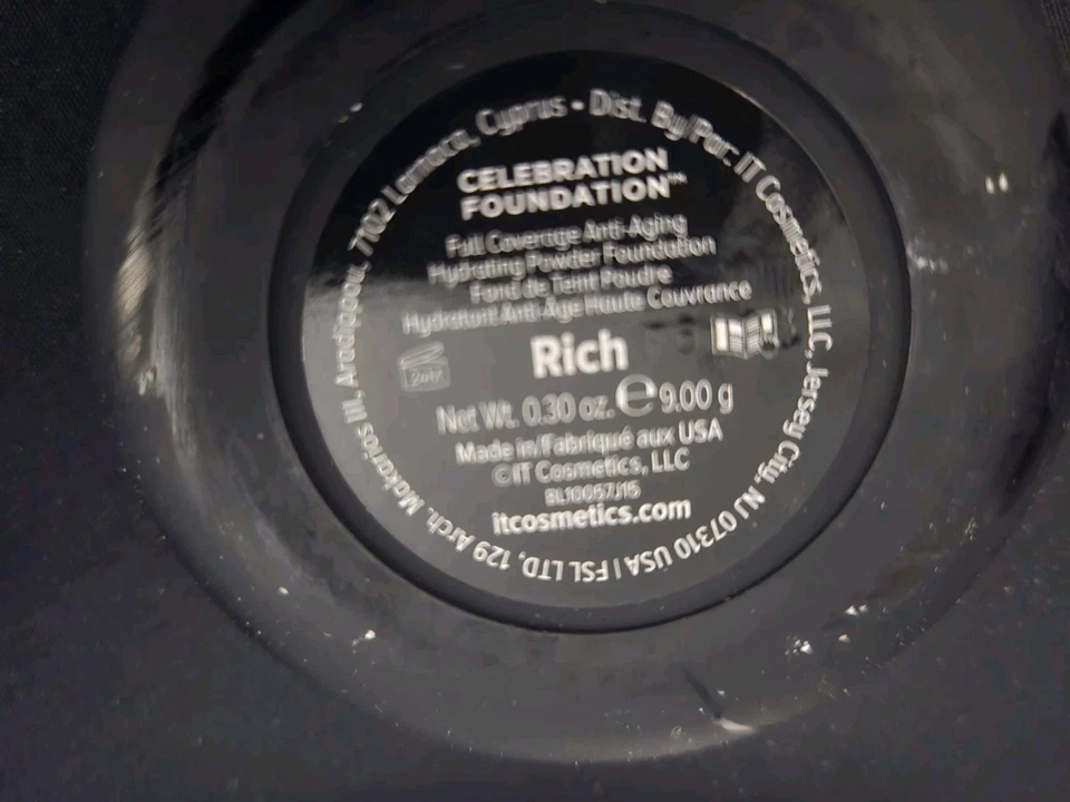 It Cosmetics Celebration Foundation Medium  rich  0.30 oz New In Box - Image 4 of 4