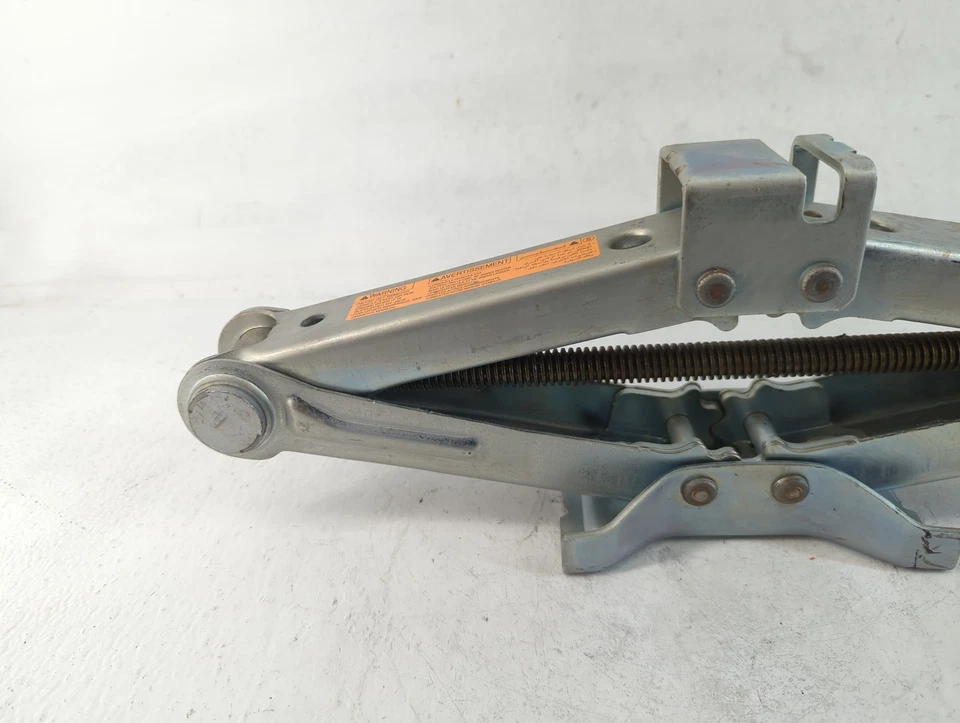 Nissan Quest 2015 tijera de repuesto gato coche GRMJR Foto 2 de 4