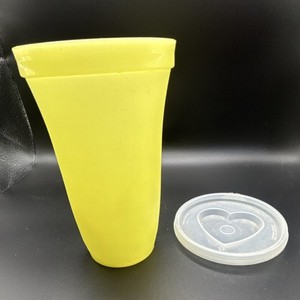 Tupperware Yellow Plastic Food Storage Container Cylinder Heart Lid 6x4 in