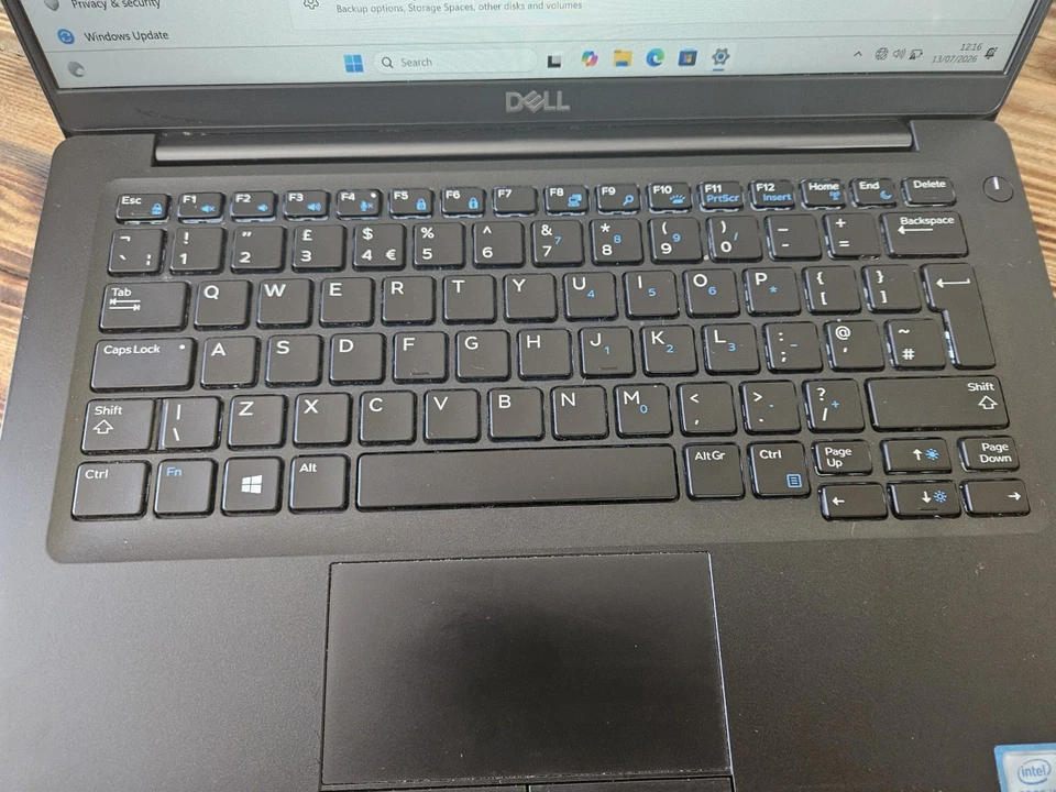 Dell Latitude 7390 – 8GB RAM – 256GB SSD - Poor Battery, photo 4 of 5
