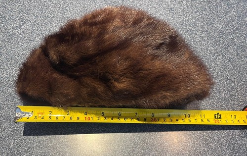 WOMEN'S VINTAGE DARK BROWN FUR (MINK?) BEANIE FUR HAT~SMALL SIZE - Picture 3 of 9
