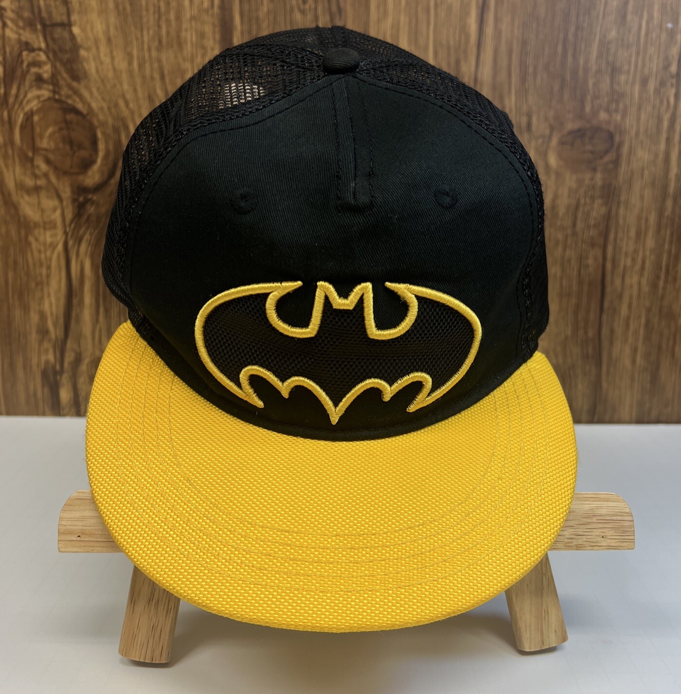 Batman Vintage Snapback Cap Black & Yellow DC Comics Six Flags Adult