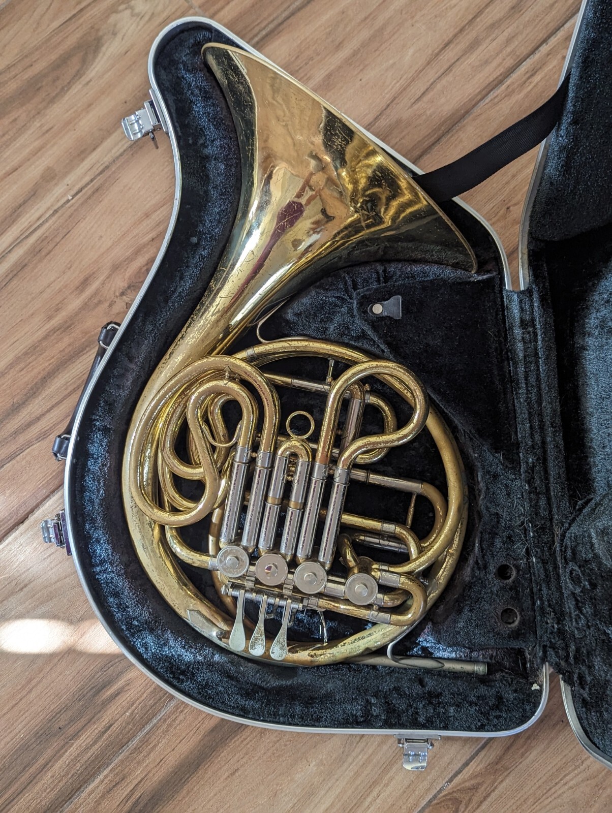 Yamaha YHR561 Double French Horn with case and mouthpiece eBay