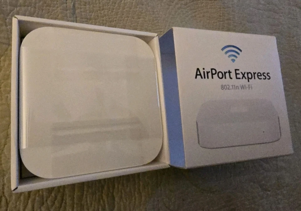 Apple AirPort Express Wireless Base Station A1392 Brand New - Image 4 of 4