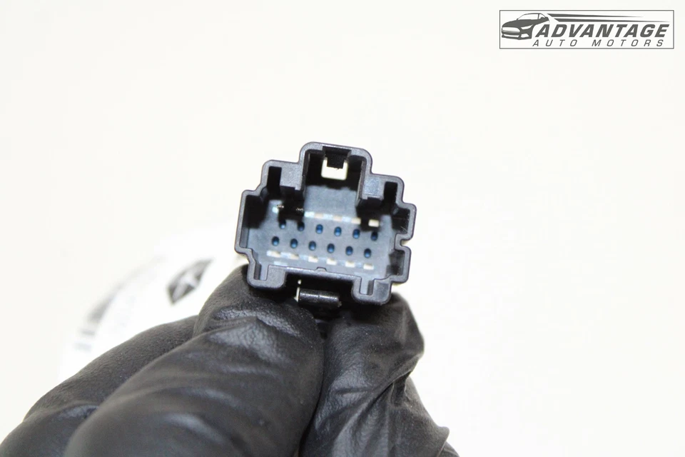 20-24 CHRYSLER VOYAGER FRONT LEFT DOOR HANDLE COURTESY LIGHT LAMP W/ WIRE OEM - Image 4 of 4