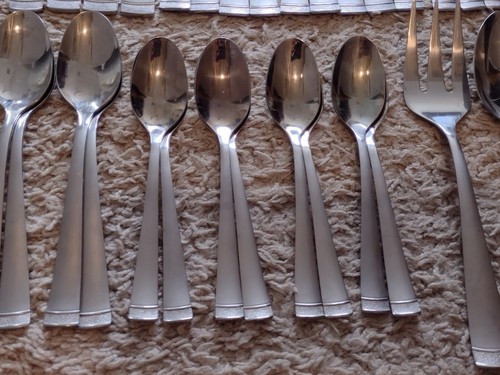 Cambridge Solvay Sand Flatware Set Of 43 Pieces - Picture 6 of 8