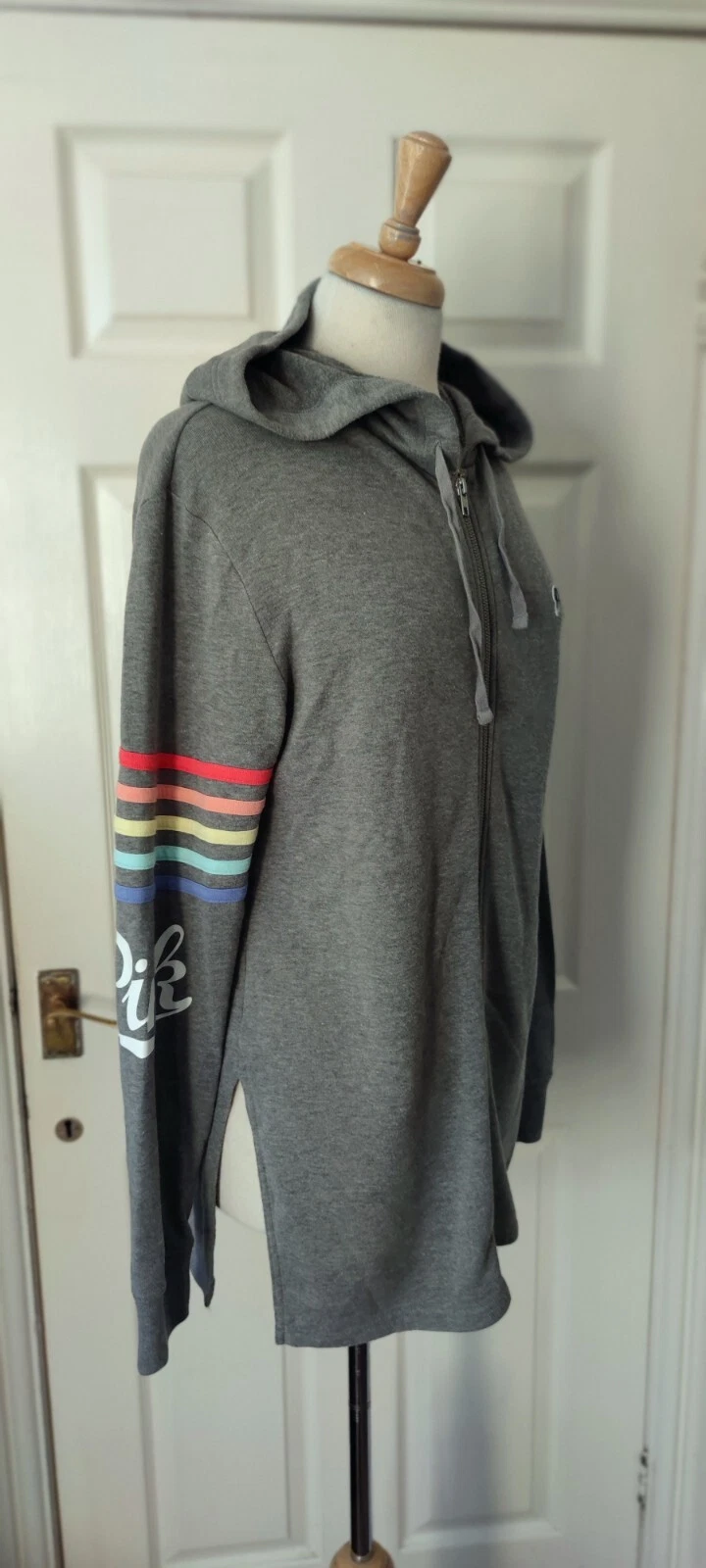 UNDERCOVER Felpa con cappuccio grigia con cerniera Victoria's Secret taglia XS *IN PERFETTE CONDIZIONI*