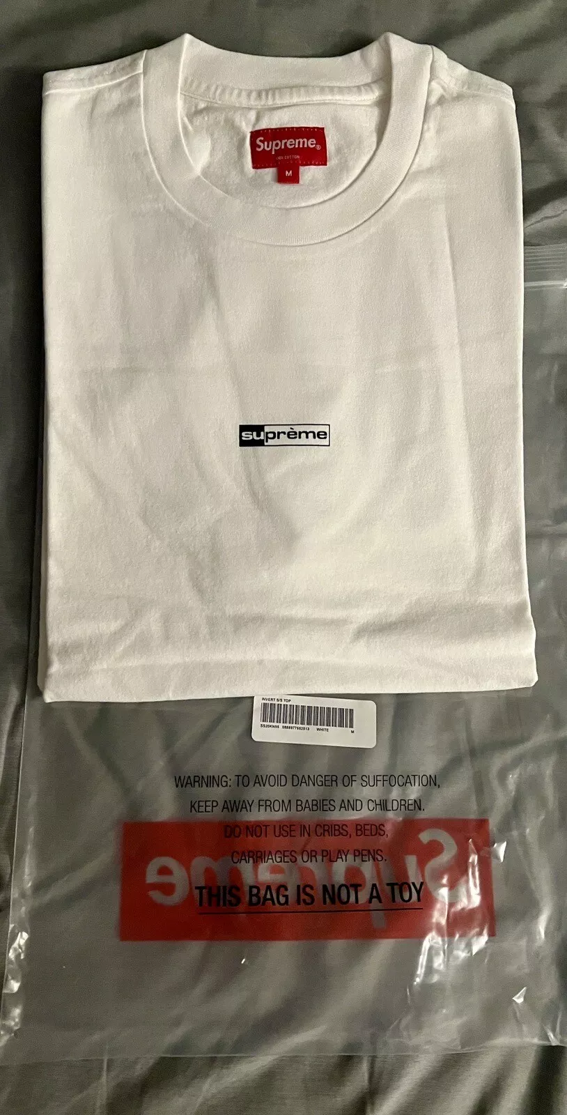 T shirt Supreme Invert moyen. Neuf dans son sac