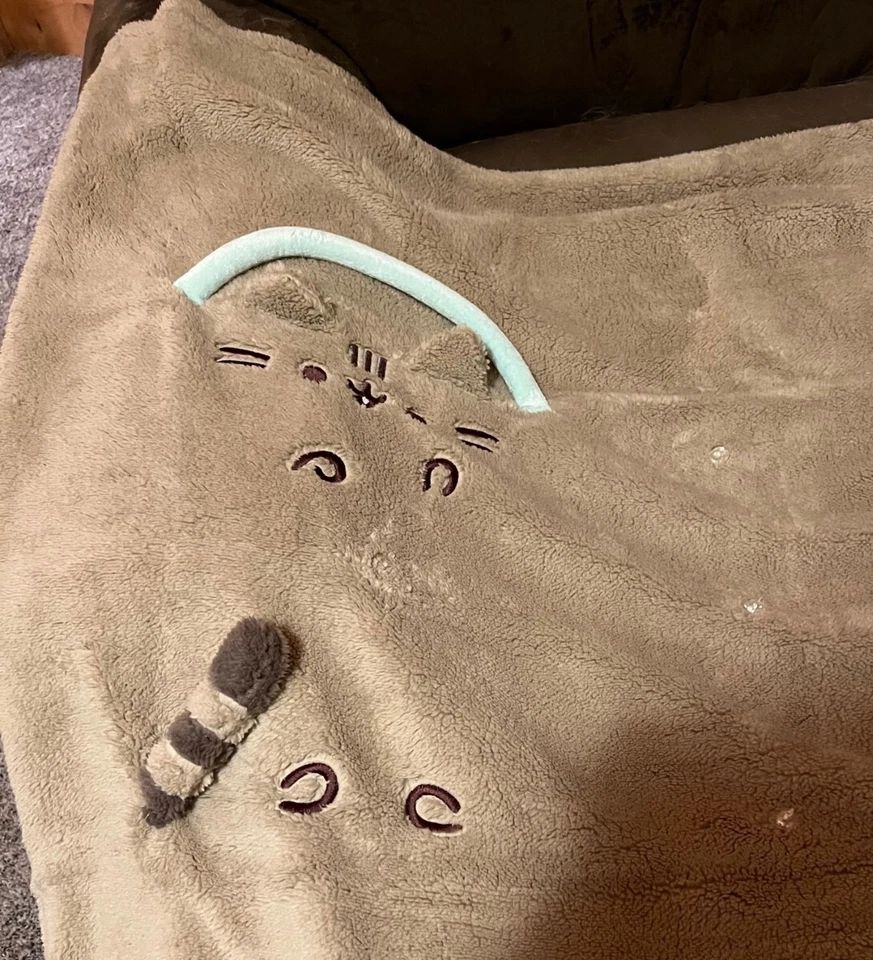 Enesco - Arremesso de neve Pusheen - 45 x 60 - Imagem 3 de 4